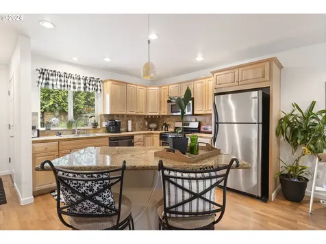 10627 SW Murdock Street Portland OR 97224