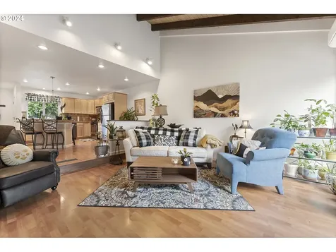 10627 SW Murdock Street Portland OR 97224