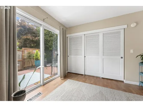 10627 SW Murdock Street Portland OR 97224