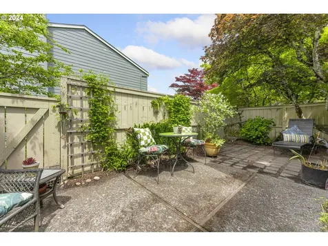 10627 SW Murdock Street Portland OR 97224