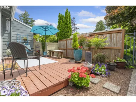 10627 SW Murdock Street Portland OR 97224