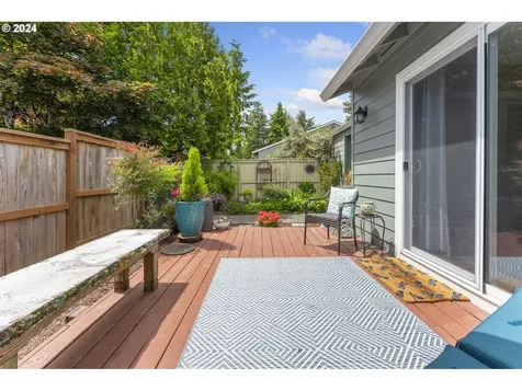 10627 SW Murdock Street Portland OR 97224