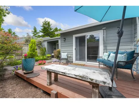 10627 SW Murdock Street Portland OR 97224