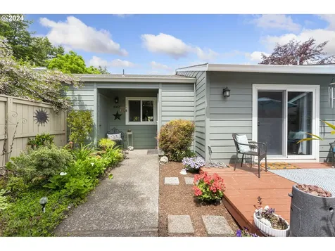 10627 SW Murdock Street Portland OR 97224