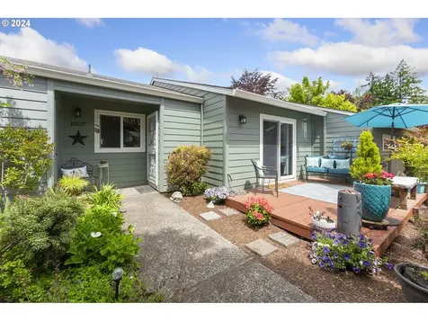 10627 SW Murdock Street Portland OR 97224