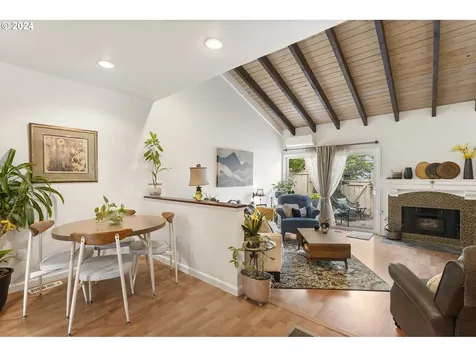 10627 SW Murdock Street Portland OR 97224
