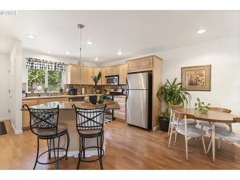 10627 SW Murdock Street Portland OR 97224