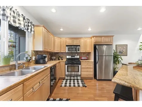 10627 SW Murdock Street Portland OR 97224