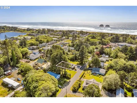 8255 S Victoria Avenue Rockaway Beach OR 97136