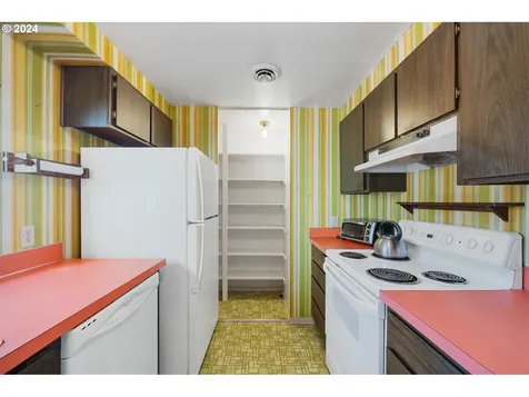 6195 Tillamook Avenue Bay City OR 97107
