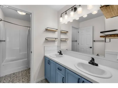 4181 SW Badger Avenue Redmond OR 97756