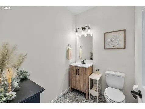 4181 SW Badger Avenue Redmond OR 97756