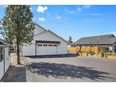 4181 SW Badger Avenue Redmond OR 97756