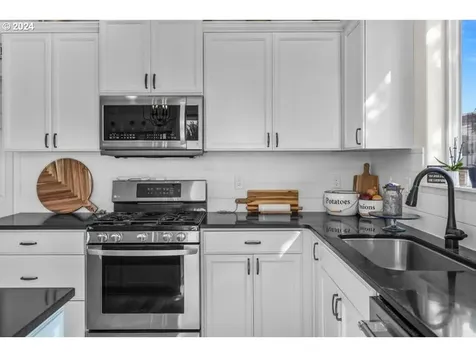 4181 SW Badger Avenue Redmond OR 97756