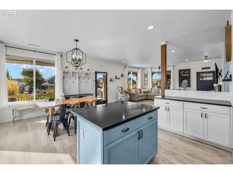 4181 SW Badger Avenue Redmond OR 97756