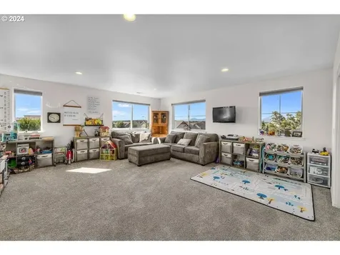 4181 SW Badger Avenue Redmond OR 97756