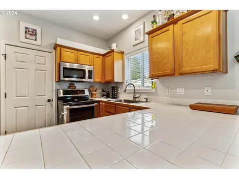 17249 SW Starbuck Lane Beaverton OR 97078