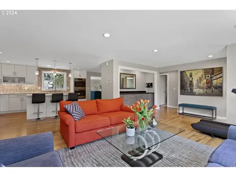 8825 Sw 82nd Avenue Portland OR 97223