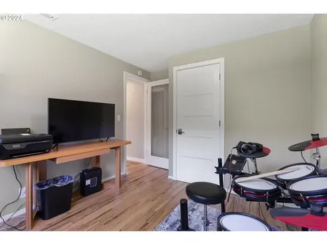 8825 Sw 82nd Avenue Portland OR 97223