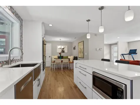 8825 Sw 82nd Avenue Portland OR 97223
