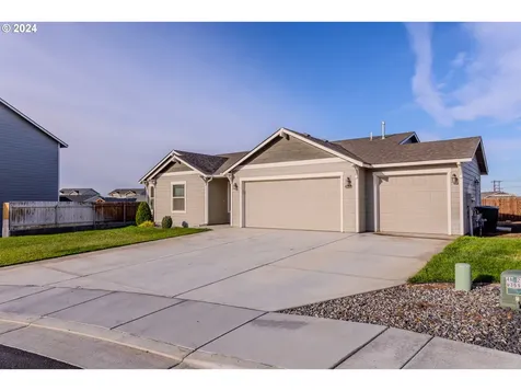 2417 NW Mountain View Court Hermiston OR 97838