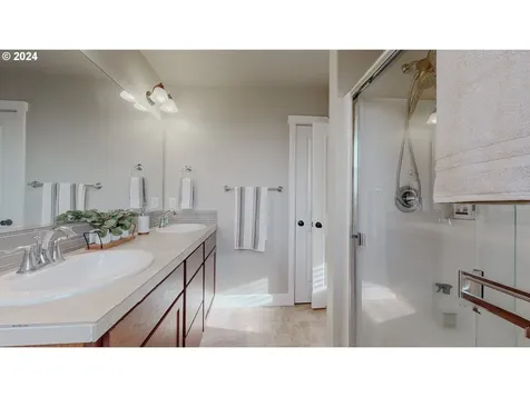 2417 NW Mountain View Court Hermiston OR 97838