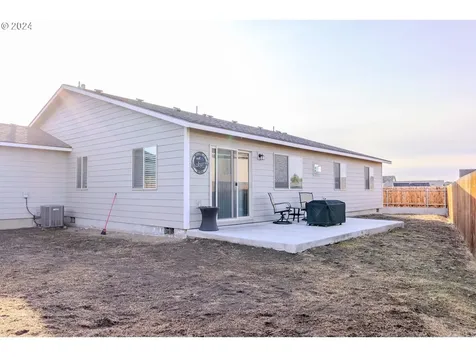 2417 NW Mountain View Court Hermiston OR 97838