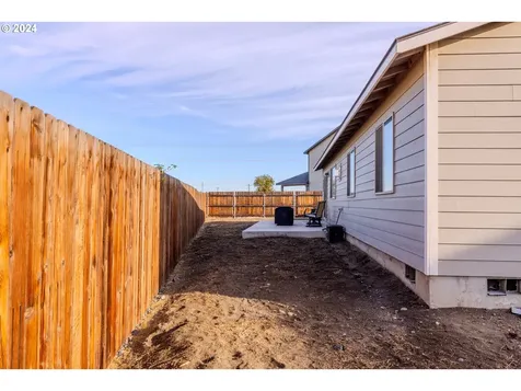 2417 NW Mountain View Court Hermiston OR 97838