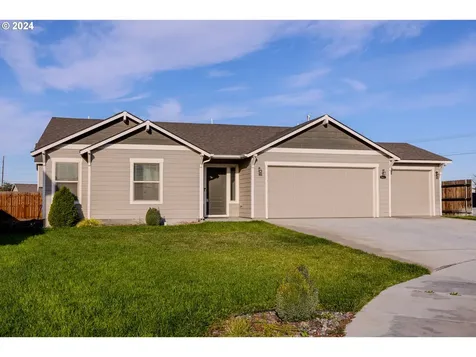 2417 NW Mountain View Court Hermiston OR 97838