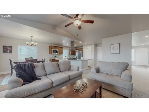 2417 NW Mountain View Court Hermiston OR 97838
