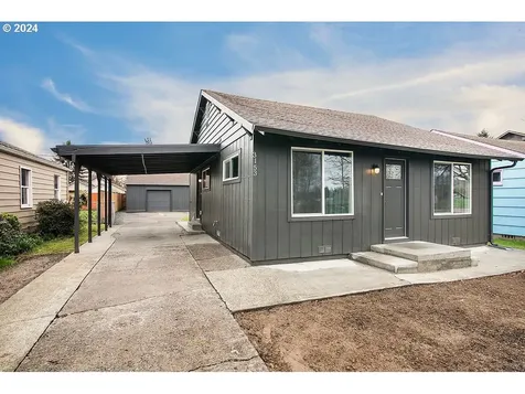 3153 Hemlock Street Longview WA 98632