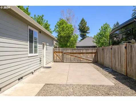 4628 Champagne Lane Eugene OR 97404
