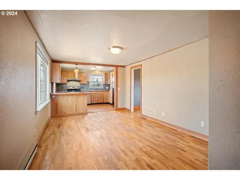 279 S 35th Street Springfield OR 97478