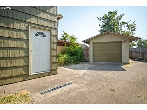 279 S 35th Street Springfield OR 97478