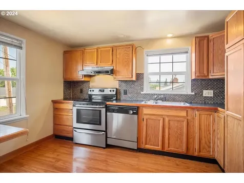 279 S 35th Street Springfield OR 97478