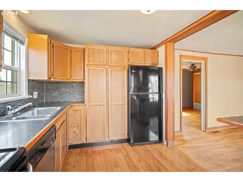 279 S 35th Street Springfield OR 97478
