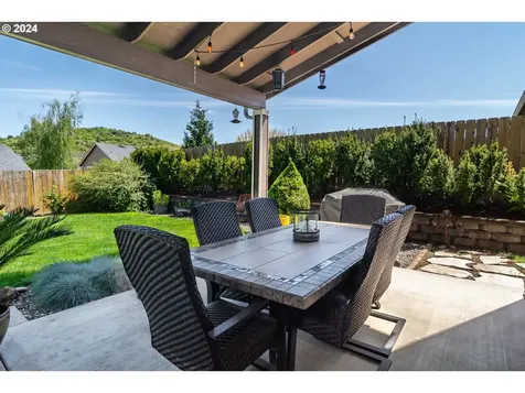 754 Callahan Drive Roseburg OR 97471