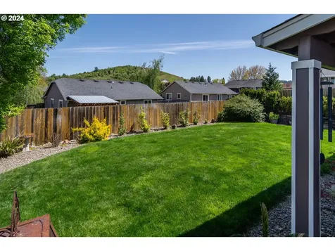 754 Callahan Drive Roseburg OR 97471