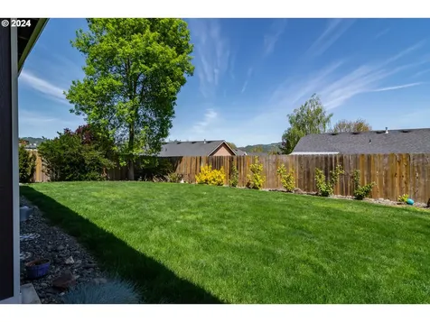 754 Callahan Drive Roseburg OR 97471