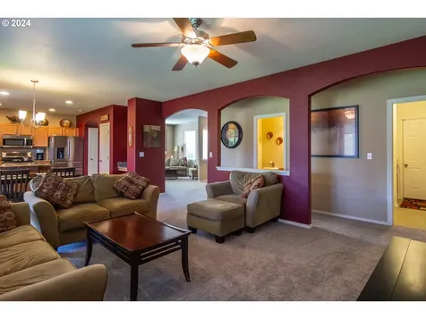 754 Callahan Drive Roseburg OR 97471