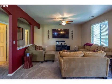 754 Callahan Drive Roseburg OR 97471