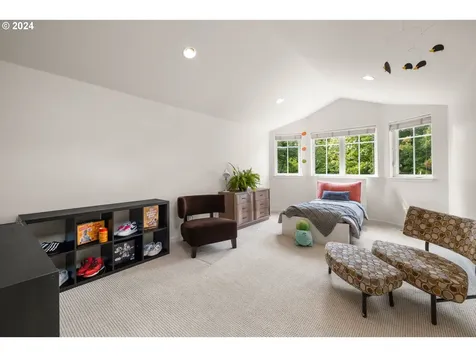 2534 NW Rhodes Lane Portland OR 97229