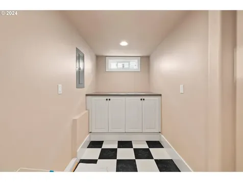 2534 NW Rhodes Lane Portland OR 97229