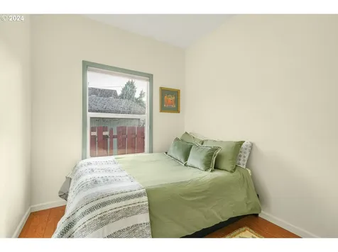 6424 SE 84th Place Portland OR 97266