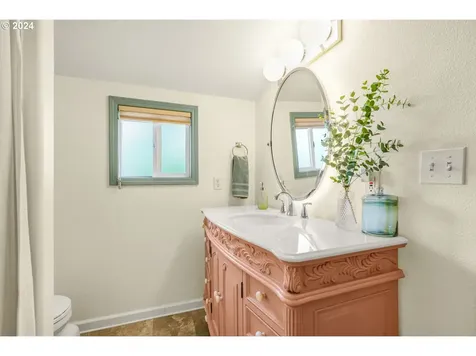 6424 SE 84th Place Portland OR 97266