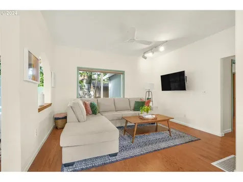 6424 SE 84th Place Portland OR 97266