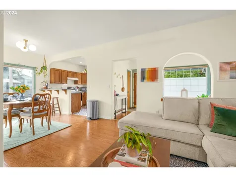 6424 SE 84th Place Portland OR 97266