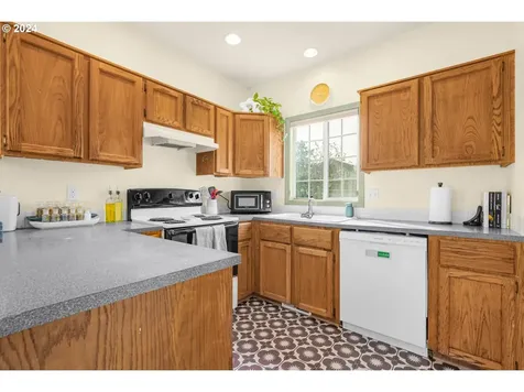 6424 SE 84th Place Portland OR 97266