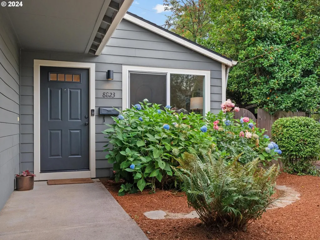8823 N Dana Avenue Portland OR 97203