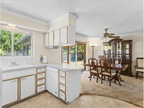 18308 Pilkington Road Lake Oswego OR 97035